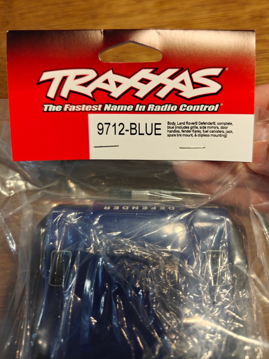 Traxxas トラクサス TRX-4M用のディフェンダーボディ（青色）