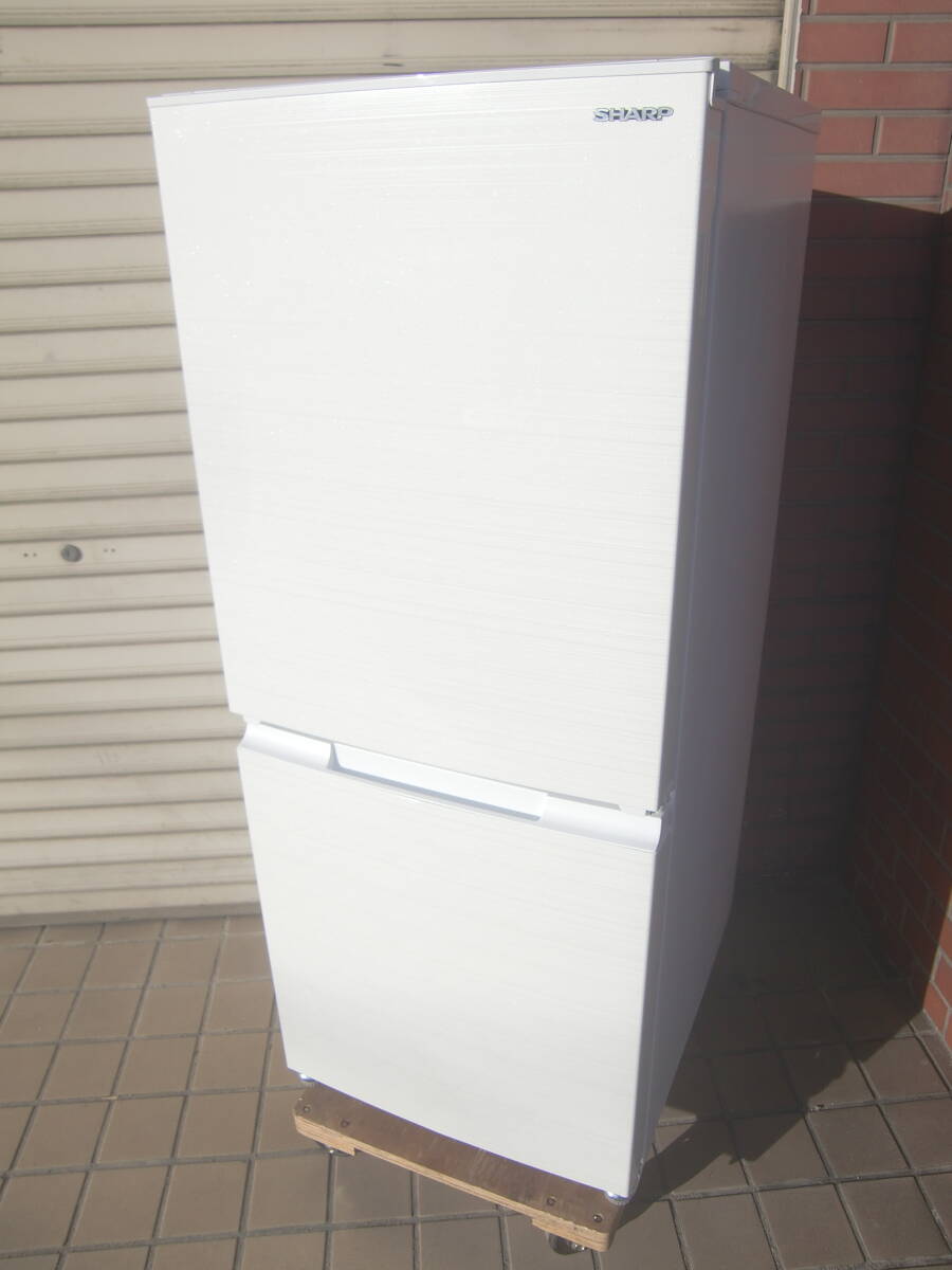 ★◇2ドア冷凍冷蔵庫 152L シャープ SJ-D15H-W 2022年製 白 良品 中古 小型 つけかえどっちもドア お部屋まで搬入 送料無料 即決 0859_画像1