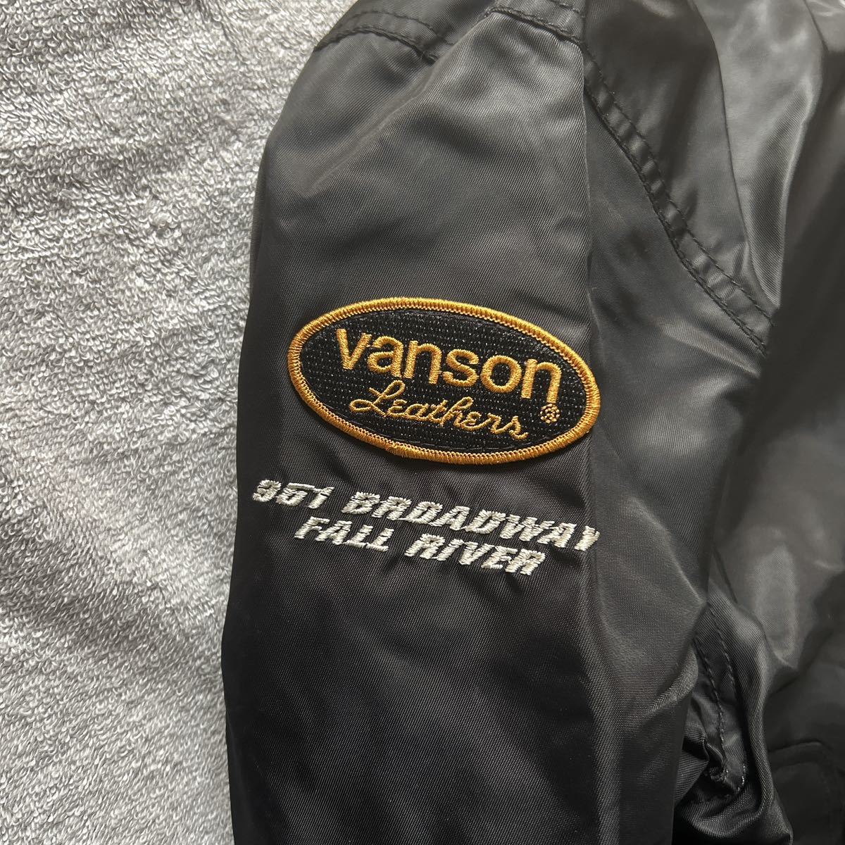 ★ VANSON SVS2303S BK 2XLサイズ バンソン MA-1 ナイロンジャケット 防風撥水 刺繍ワッペン プロテクターフル装備 新品 正規 A60304-12_画像3