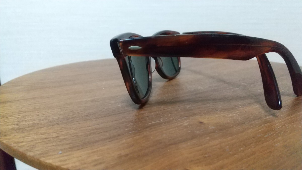  Vintage RayBan Wayfarer немного повреждение есть B/L фирма MADE IN USA