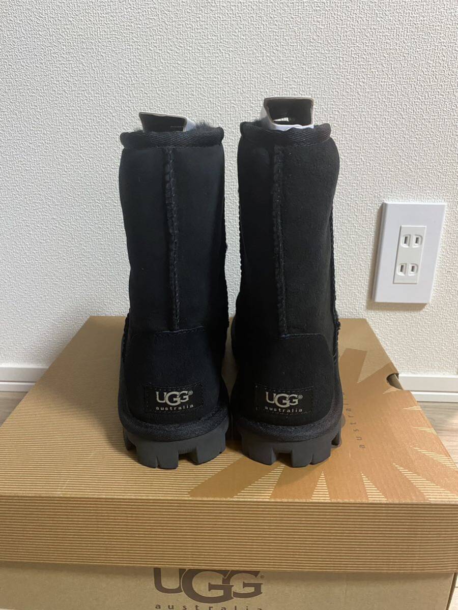 UGG essential short women's アグムートンブーツの画像3