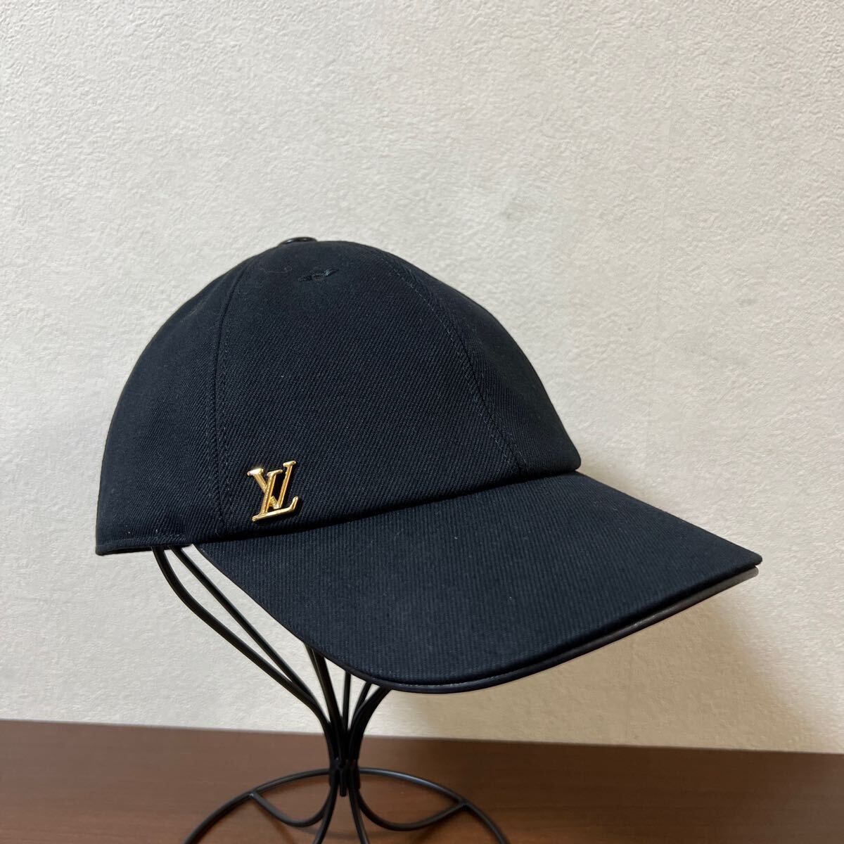 【美品】LOUIS VUITTON ルイヴィトン LV アイコニック LVイニシャル モノグラムパターン キャップ M7050L 帽子 size Lの画像1