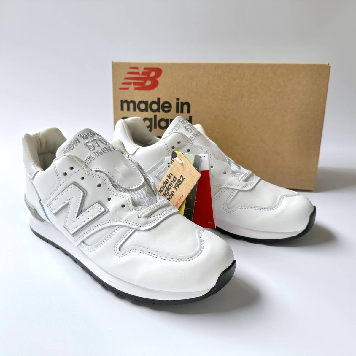 国内正規品 フルグレイン UK製 New Balance M670WWG US8.5 26.5cm ホワイト 新品 限定オールレザー NB 白 スニーカー M1300 イギリス英国製_画像1