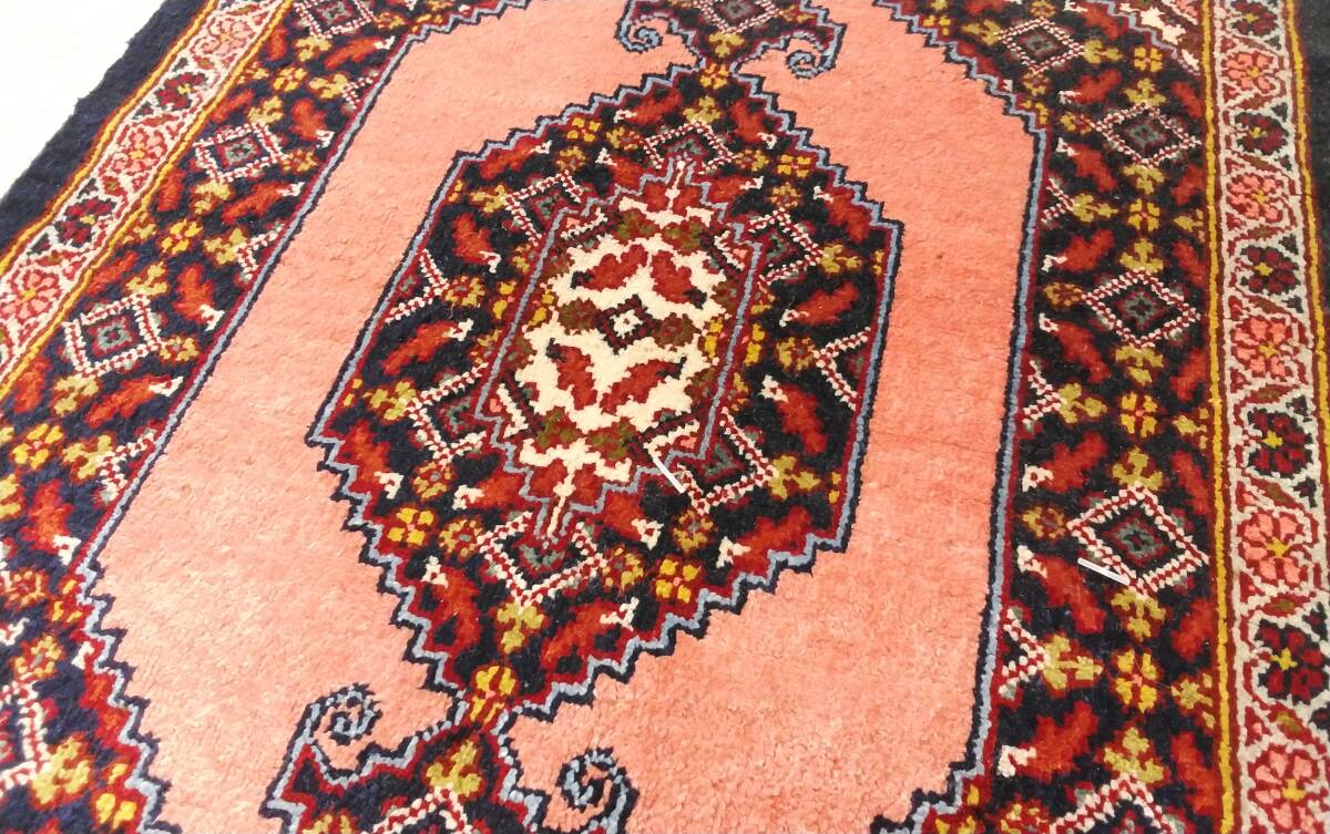 ペルシャ絨毯 クム シルク 32cm×44cm トルコ絨毯好きな方も 手織りの画像1