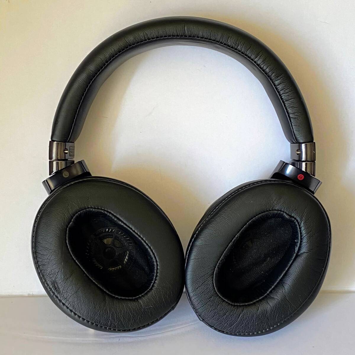 SONY MDR-1A（ブラック） + Geekria製ハードケース_画像2