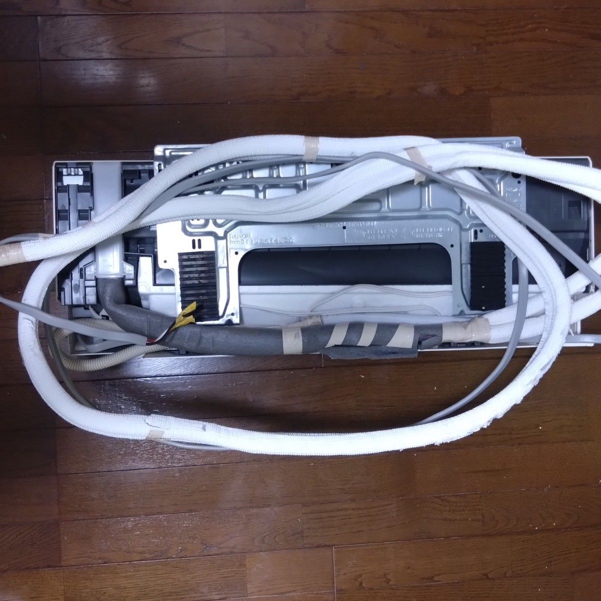 日立 ルームエアコン 6畳用 RAS-A22G 2018年製(室外機)白く 日立 ルームエアコン 6畳用 RAS-A22G 2018年製(室外機)白く