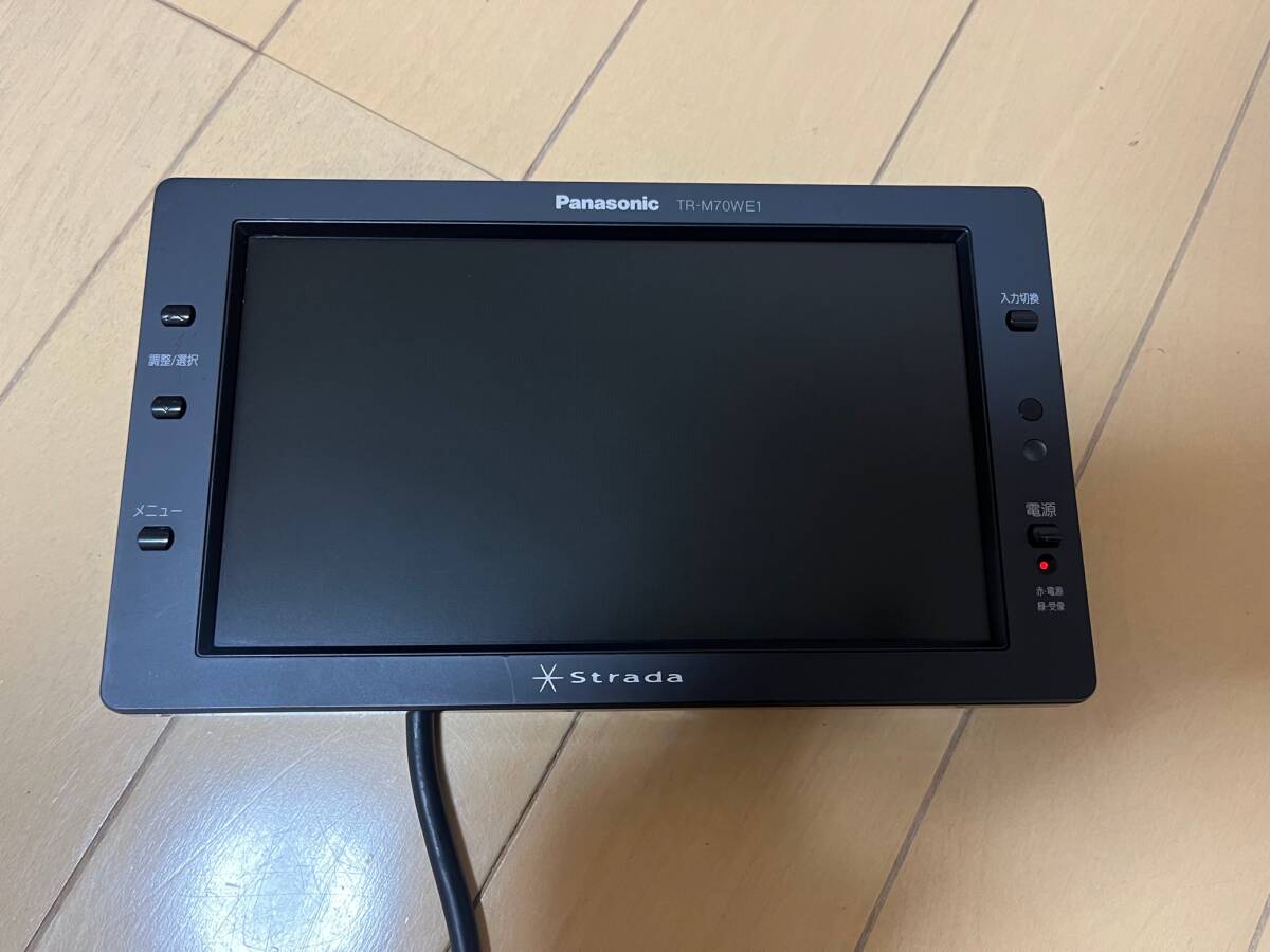 パナソニック Panasonic ストラーダ TR-M70WE1 7インチモニター シガープラグ付き シガーソケット_画像2