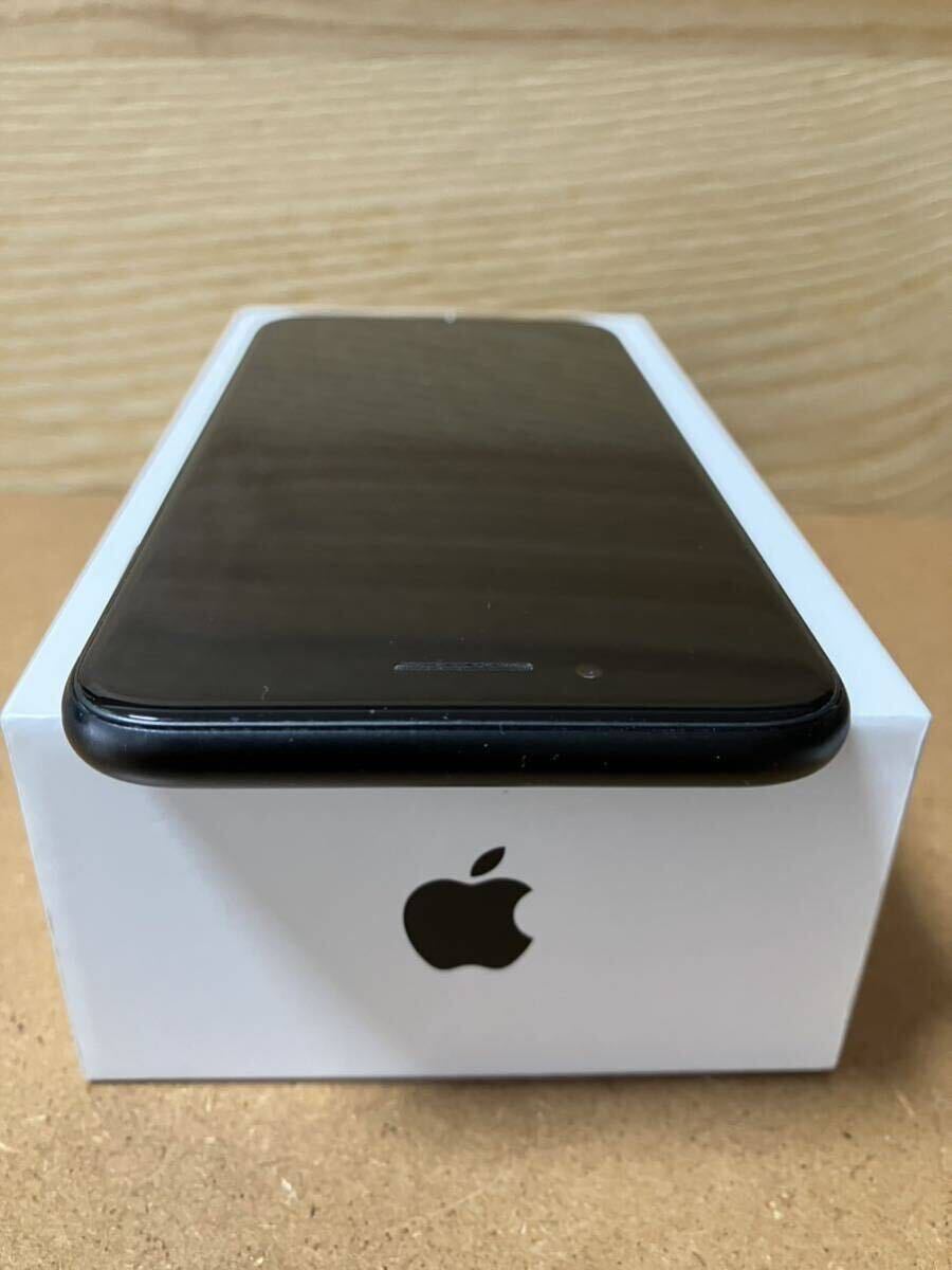 美品 iPhone SE 第2世代 SE2 ブラック SIMフリー 64GB バッテリー最大容量93%送料無料！の画像5