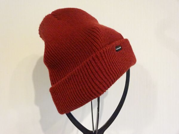 S ICHIYON PLUS S 14＋　男女兼用　赤色帽子　ニット帽　サイズ５６cm〜５８cm　ヒデトレーディング　キャップ　帽子_画像1