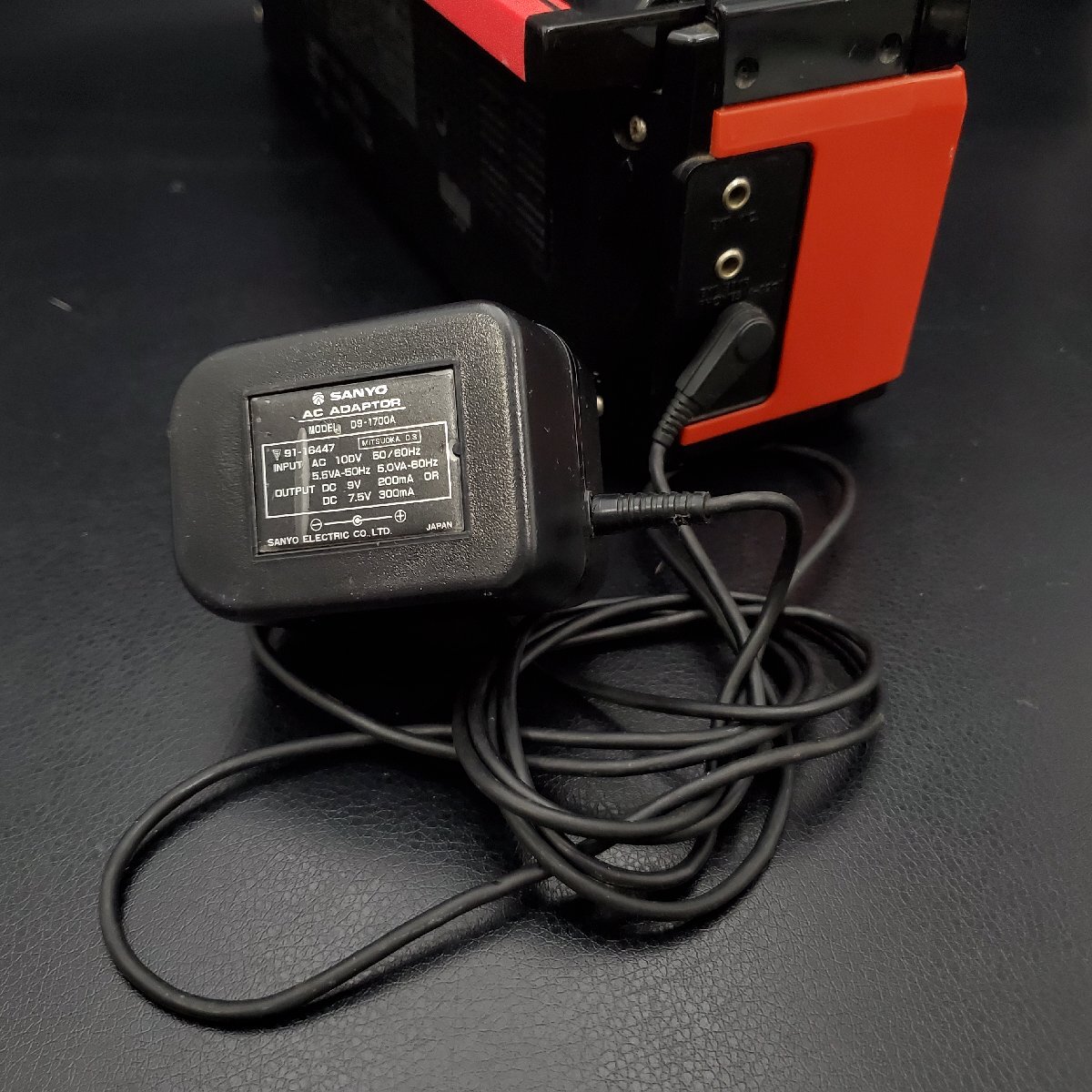 宝蔵】昭和 レトロ家電 サンヨー SANYO ラジカセ MR-U4T III 赤 宝蔵】昭和 レトロ家電 サンヨー SANYO ラジカセ MR-U4T III 赤