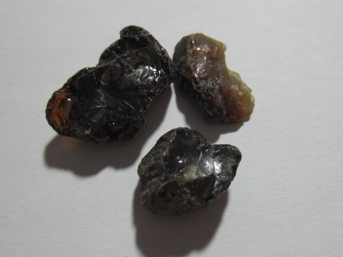 ko is . raw ore *book@ amber blue amber ambersma tiger production raw ore 7.7ct natural stone book@ko Haku 2 Power Stone various together many large amount including in a package possible 324-3