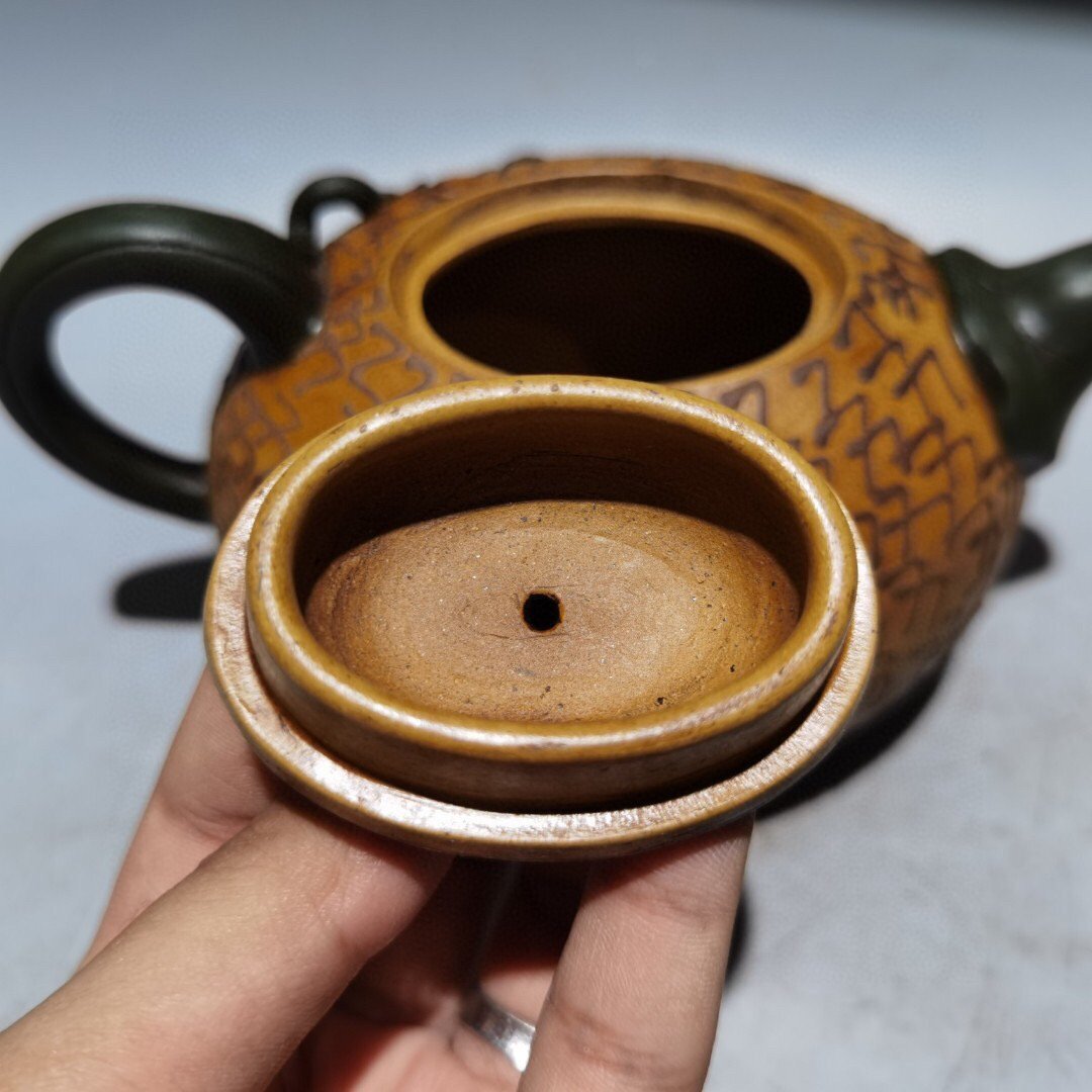 ◆古寳堂◆近現代 紫砂壺 哈密瓜壺 蒋蓉 段泥 茶具 茶道品 極細工 古置物 古擺件 中国古美術 時代物 古董品_画像7