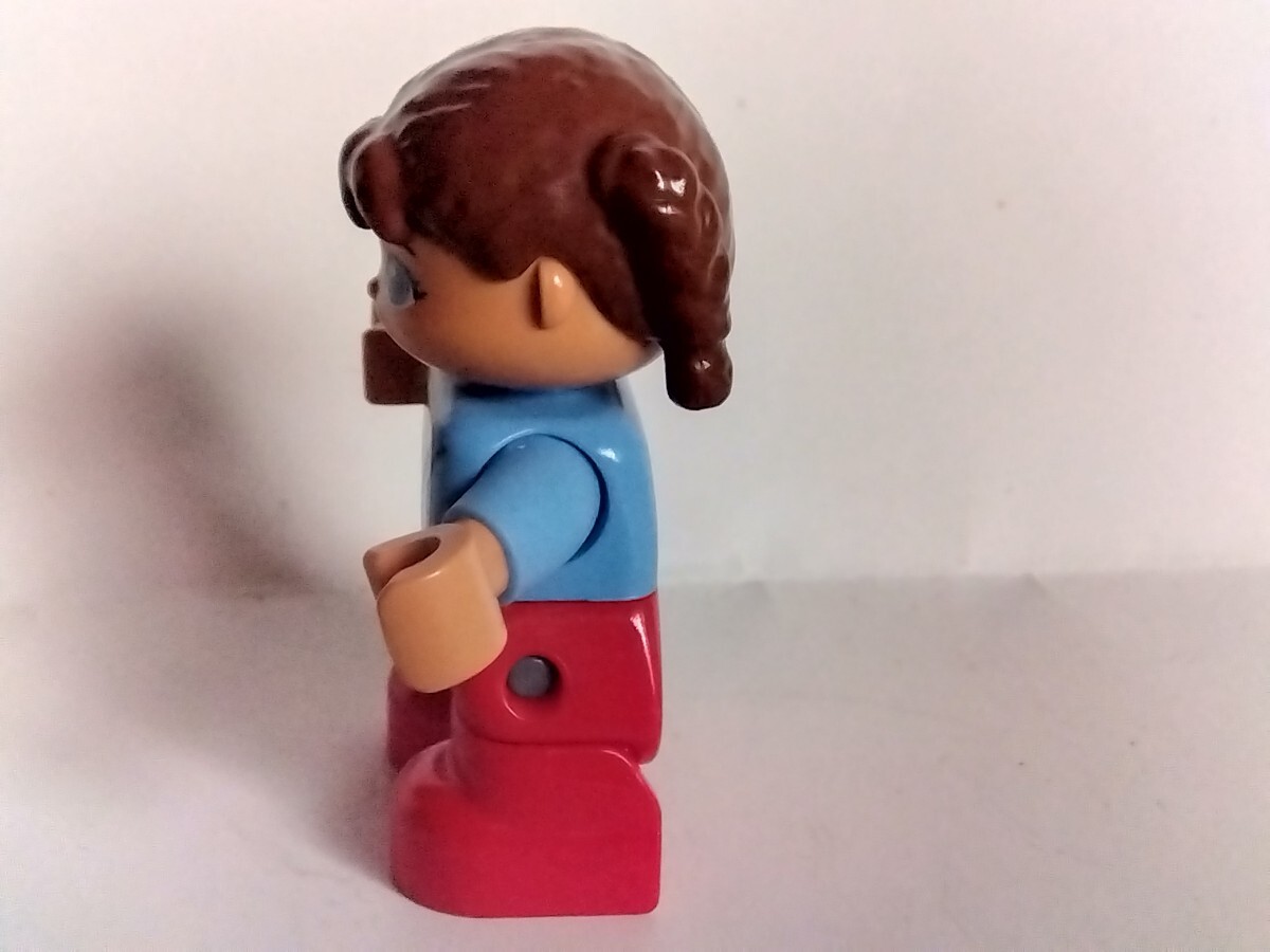 レゴデュプロ 人形 子供 女の子 茶色髪 　フィグ パーツ 特殊ブロック _画像2