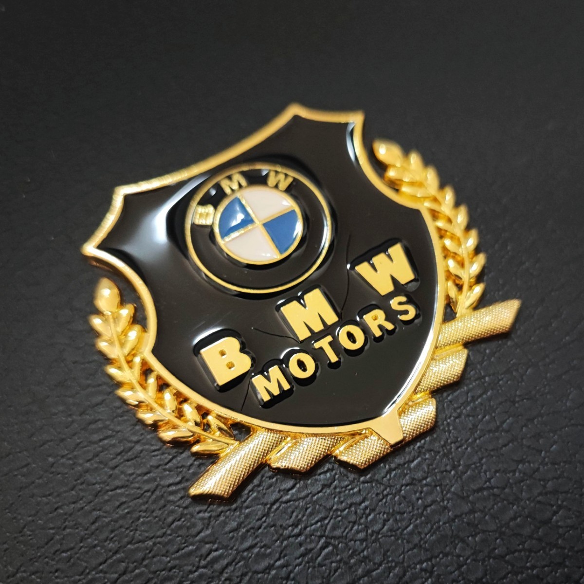 BMW メタルエンブレム １P【ゴールド】MSport MPerformance MPower E46 E60 E90 F10 F20 F30 x1x2x3x4x5x6x7x8の画像3