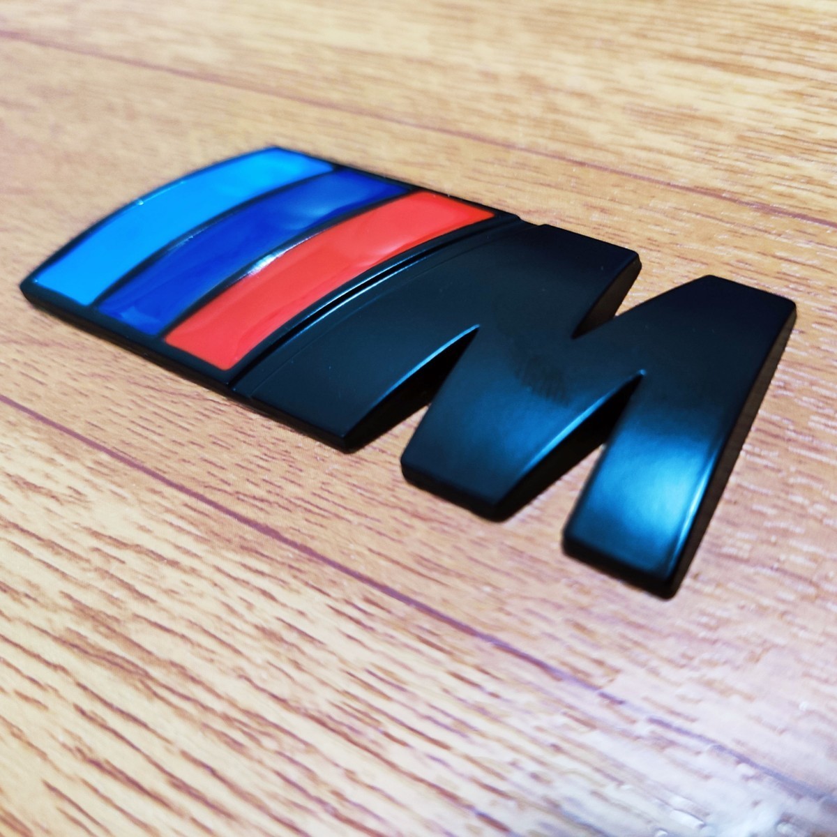 BMW【///M】エンブレム【ブラック】Mシリーズ MPerformance MSport MPower E36 E39 E46 E60 E90 F10 F20 F30 x1x2x3x4x5x6x7x8 320 325_画像3