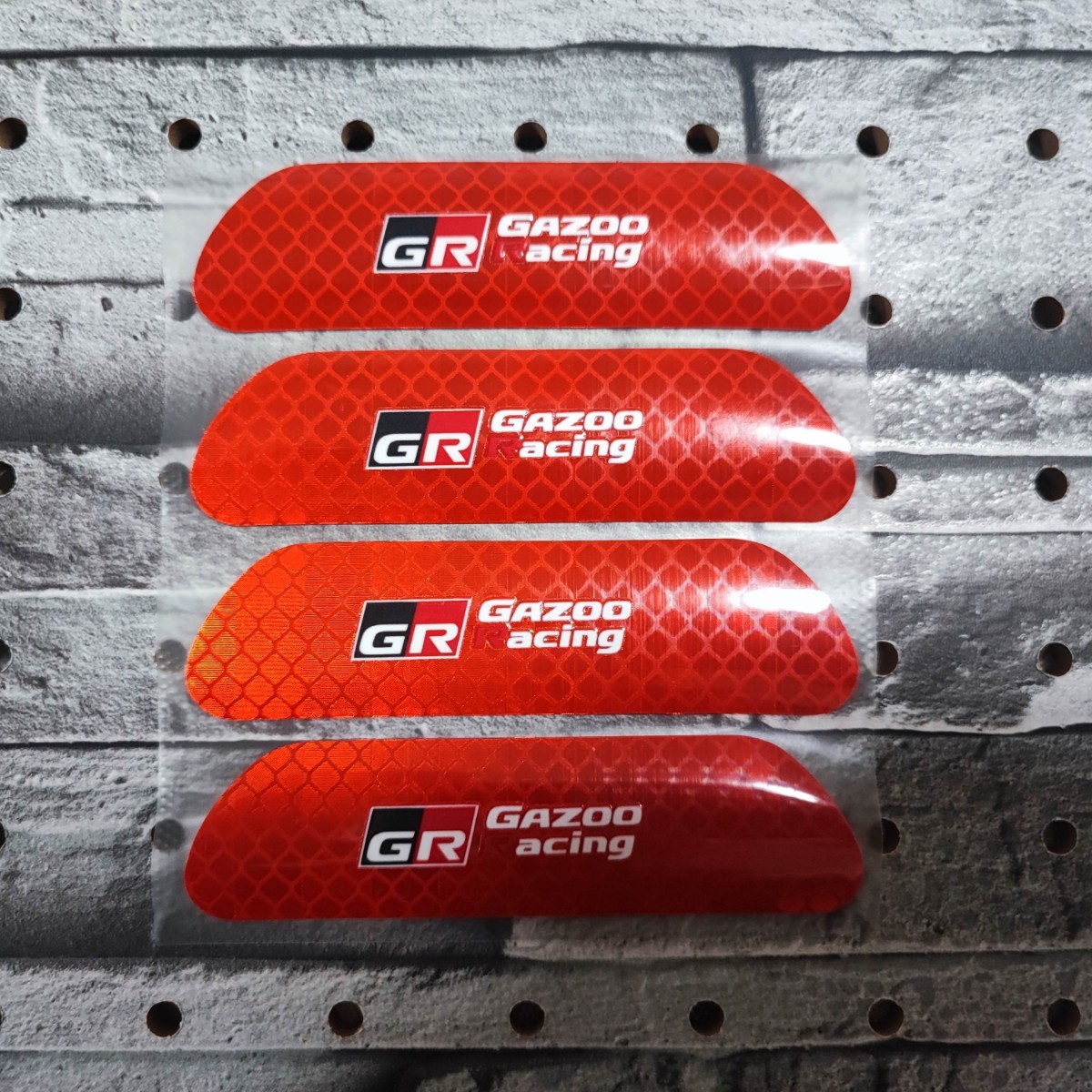 GR GAZOO Racing ドアインナー 反射ステッカー 4P【レッド】プリウス クラウン ハリアー アルファード アクア ヤリスクロス ライズ RAV4 86_画像6