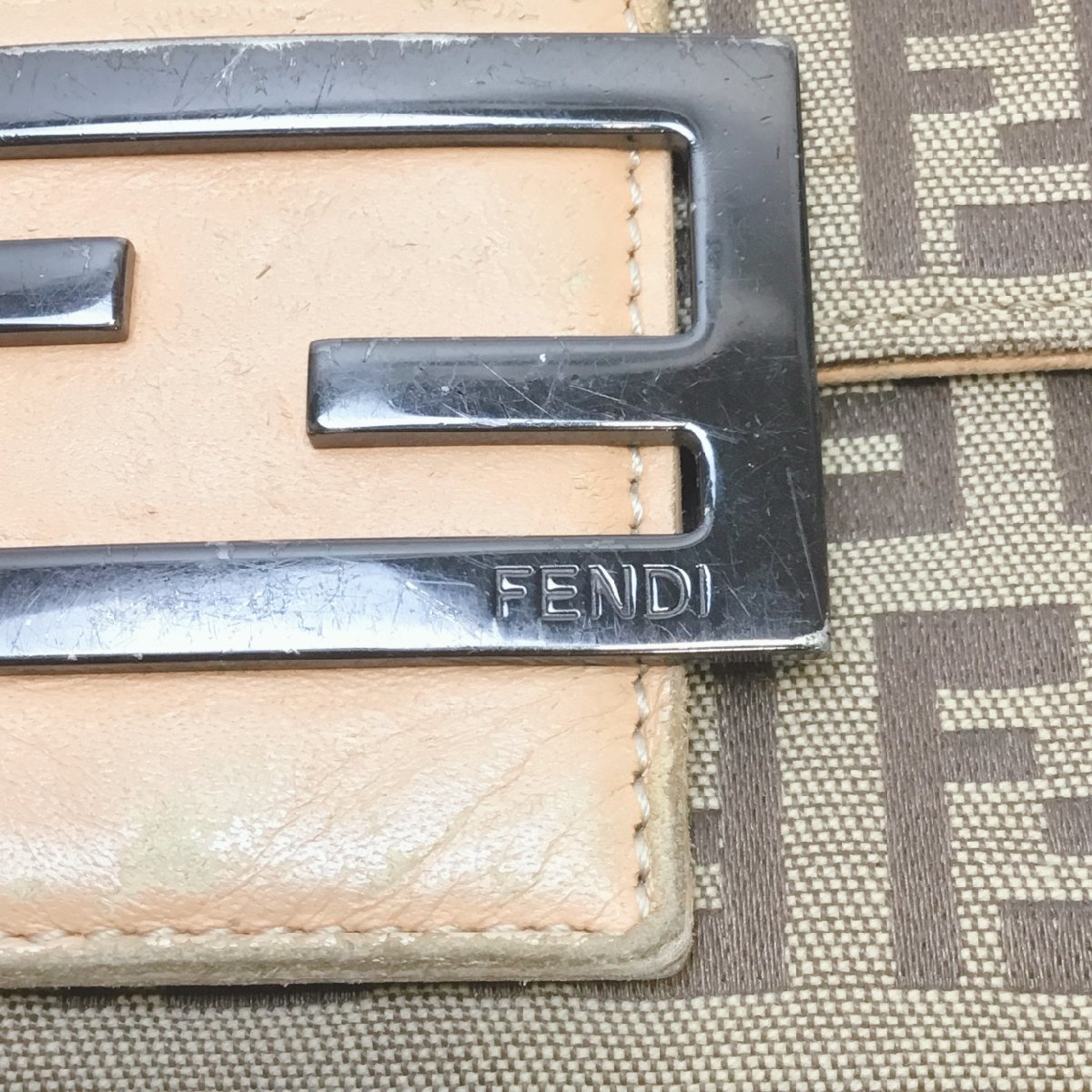 【中古品/インボイス登録店/CH】フェンディ ズッカ 二つ折り財布 キャンバス レザー FENDI ベージュ系 RS0301/0006_画像3