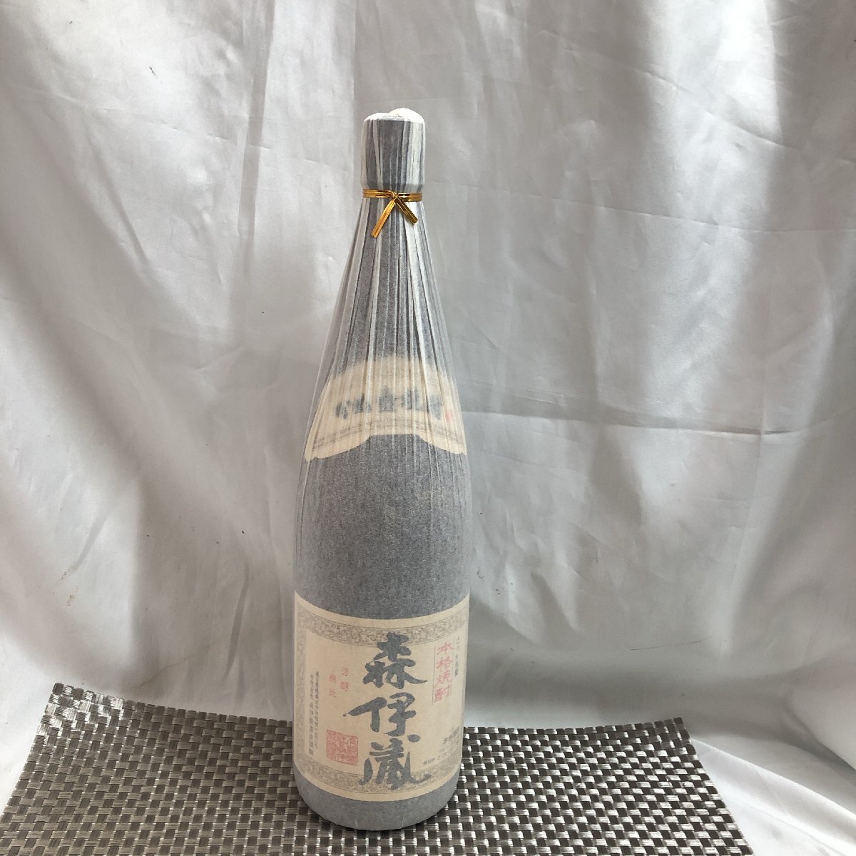 【未開封/インボイス登録店/古酒/KU】本格焼酎 森伊蔵 木箱 桐箱 さつま 名産 かめ壺焼酎 芋焼酎 1800ml 一升瓶 HA0318/011_画像2