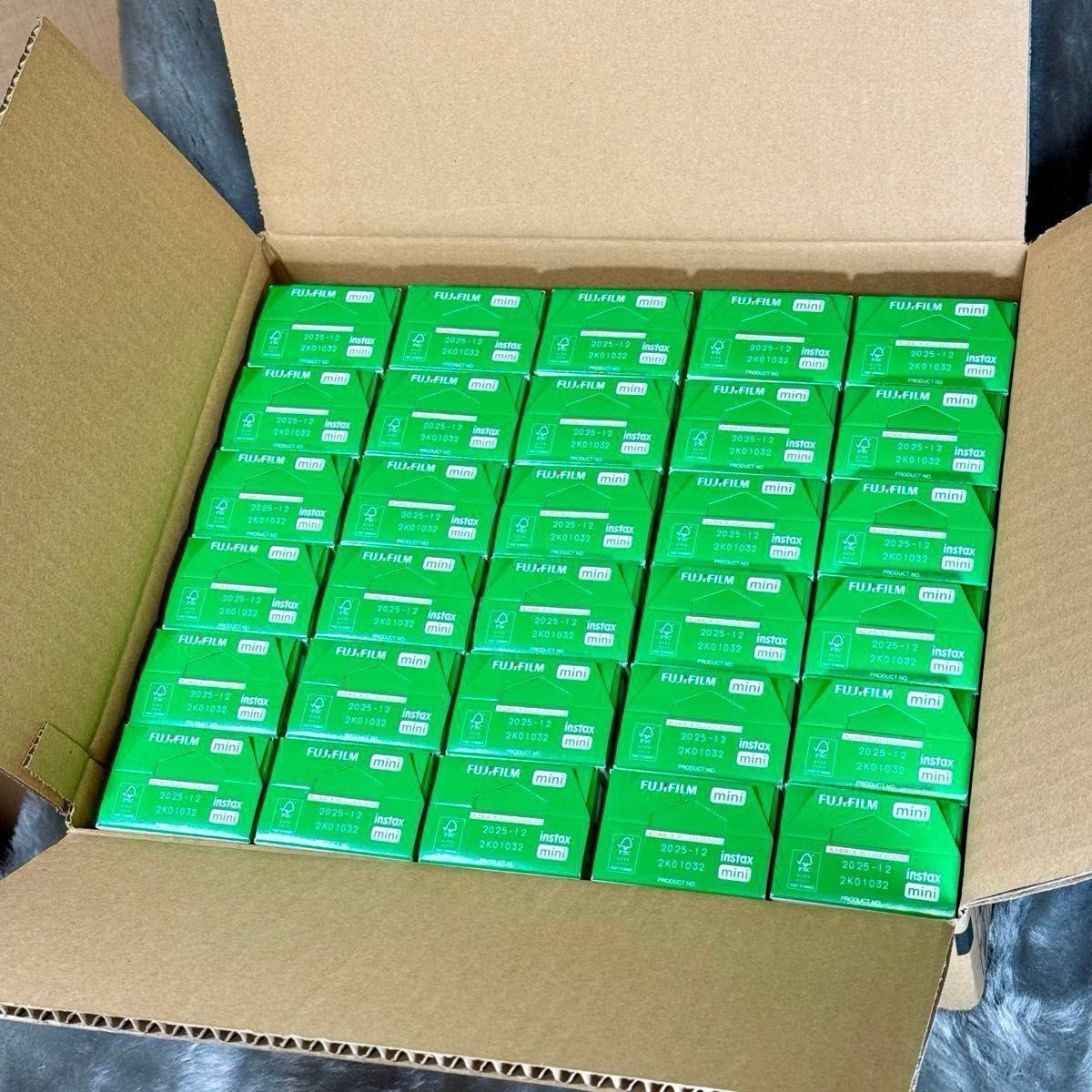 チェキ フィルム instax MINI 20枚×30箱【新品未開封】600枚分 1 チェキ フィルム instax MINI 20枚×30箱【新品未開封】600枚分 1