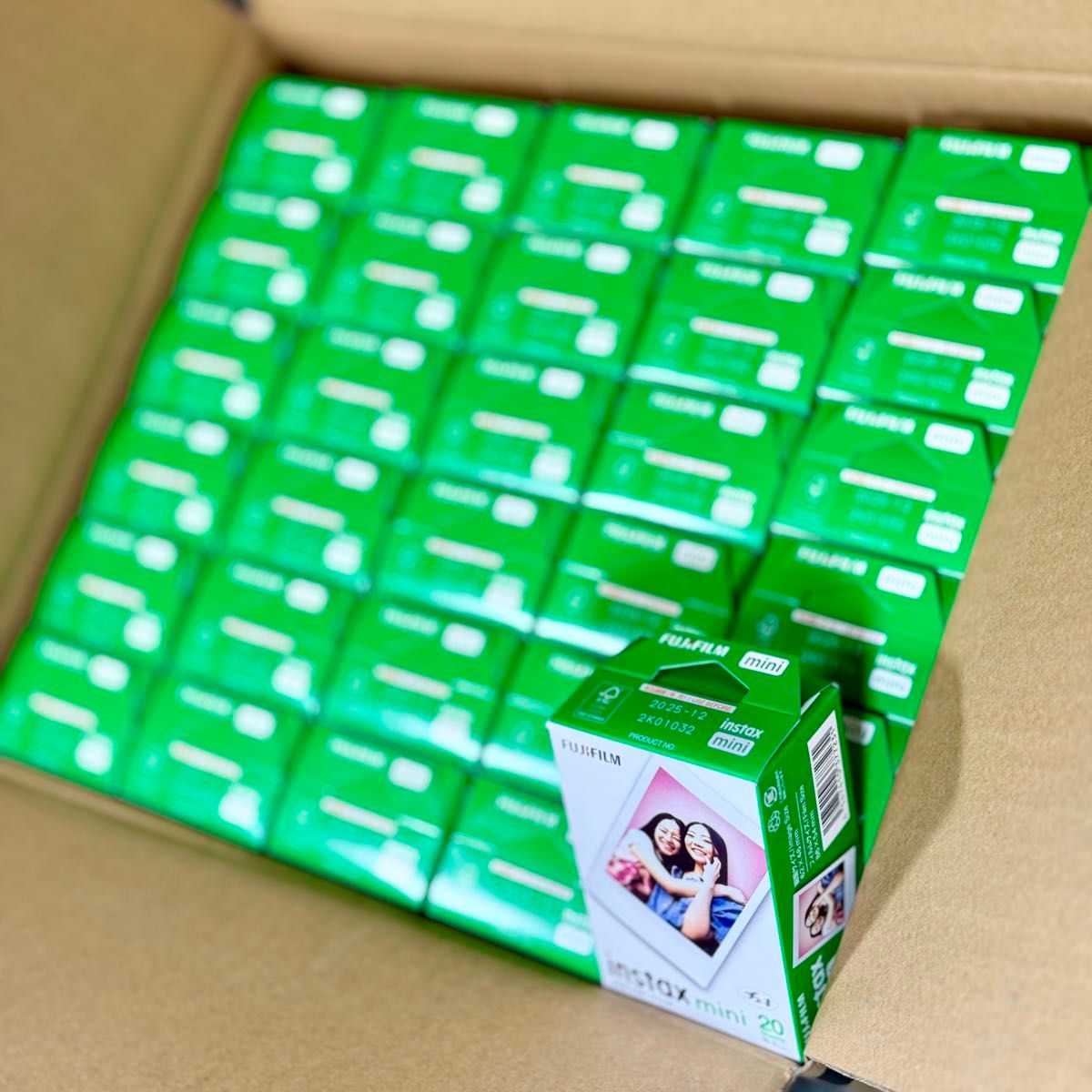 チェキ フィルム instax MINI 20枚×30箱【新品未開封】600枚分 1 チェキ フィルム instax MINI 20枚×30箱【新品未開封】600枚分 1