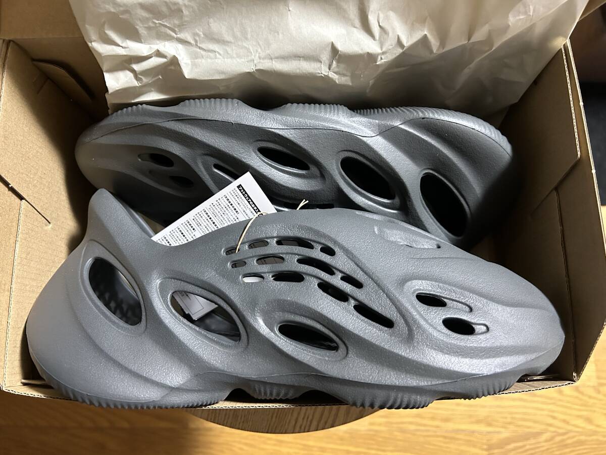 新品 adidas YEEZY Foam Runner CARBON 27.5cm 納品書付 正規店購入 イージーフォームランナー カーボン_画像1