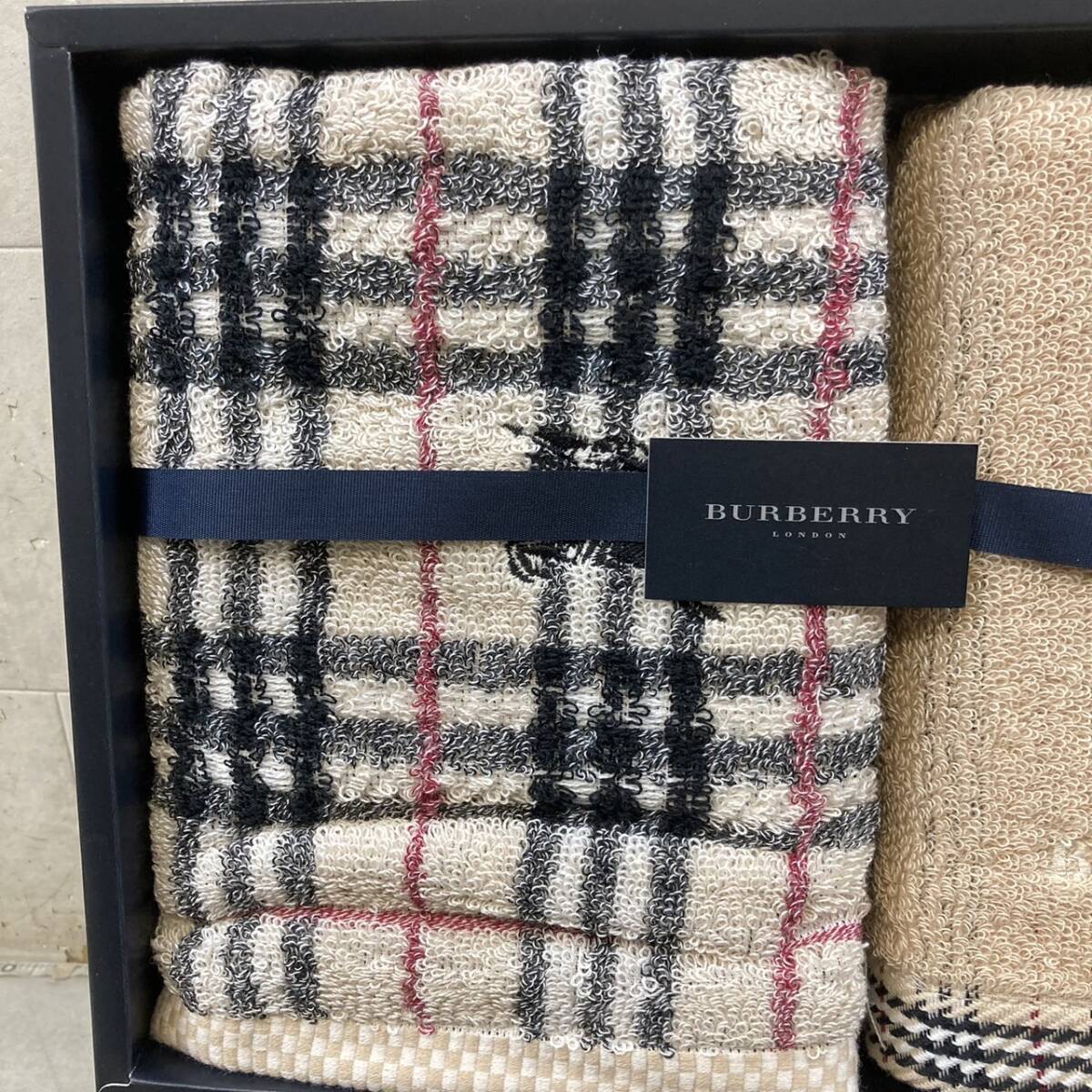 [3-150]BURBERRY LONDONバーバリー フェイスタオル 2枚セット_画像2