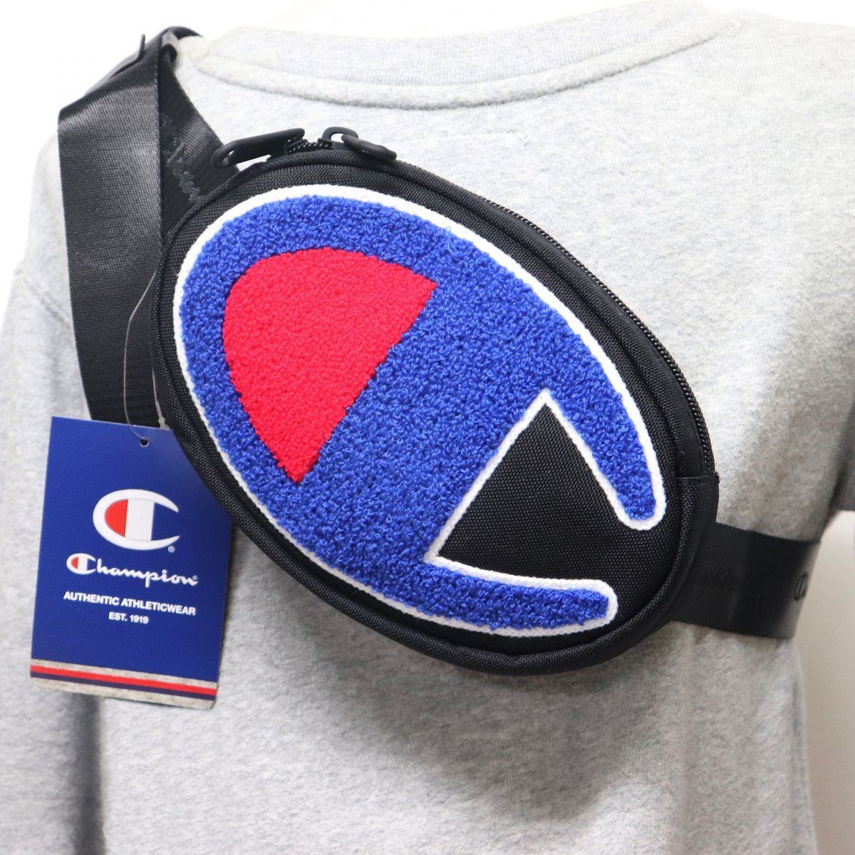 * Champion Champion new goods big Logo badge body bag waist bag BAG bag black [CH1056-0121N] one six *QWER QQAA-43