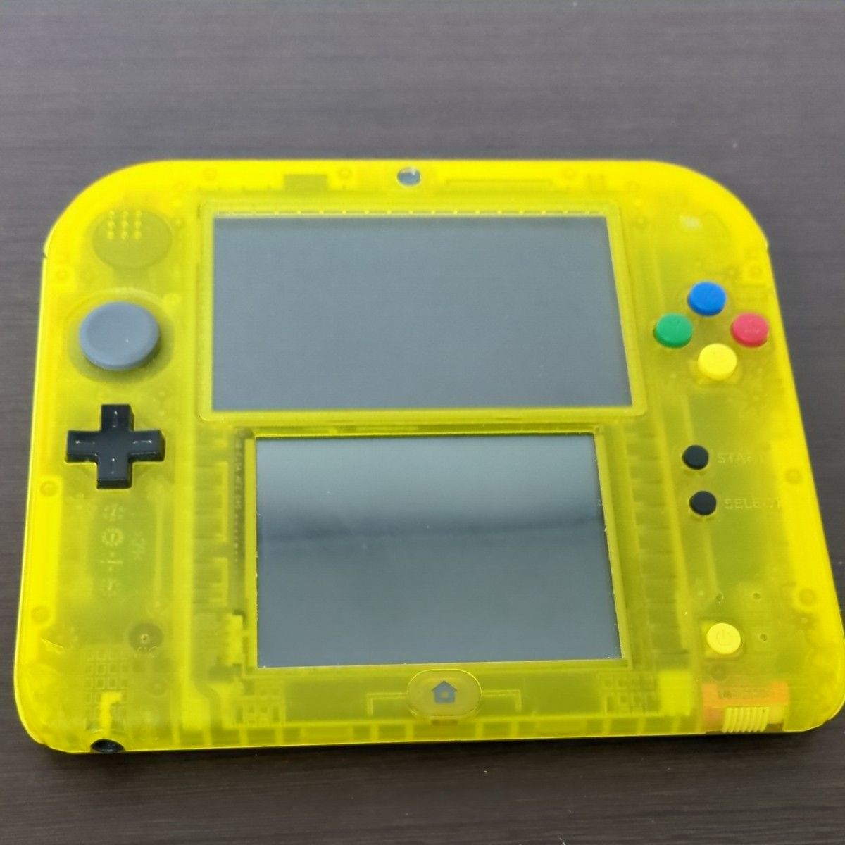 NINTENDO 2DS ピカチュウバージョン　クリアイエロー　本体