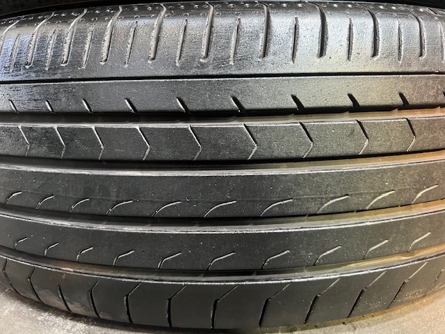 215/60R17 YOKOHAMA BluEarth RV-03　2022年製　4本　26,000円　京都から_画像5