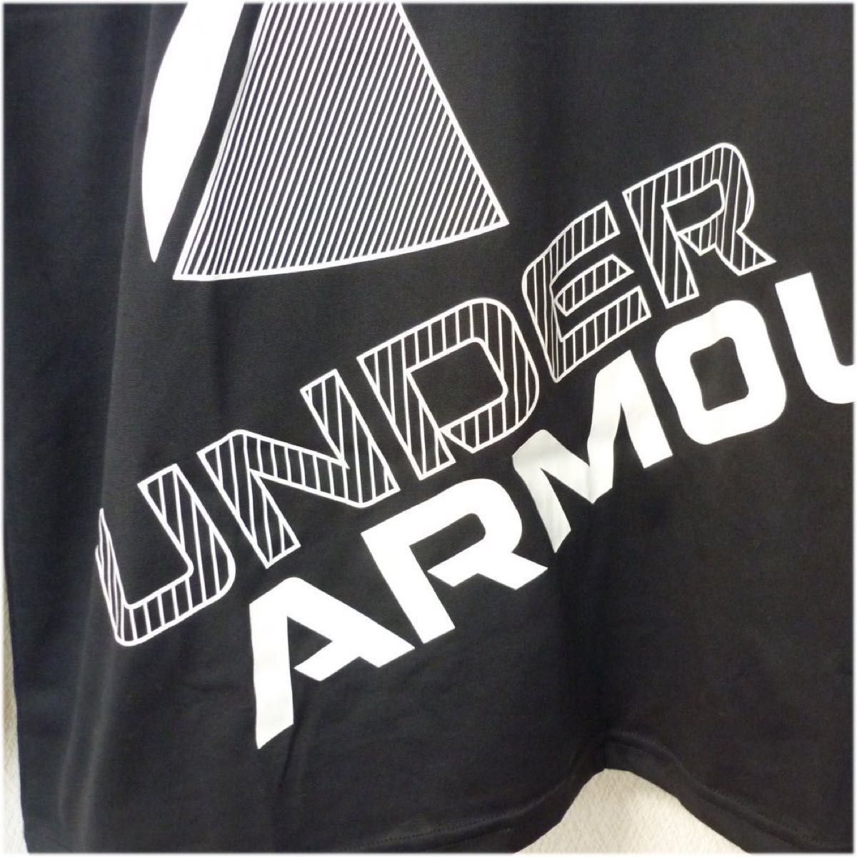 新品未使用(L)アンダーアーマー UNDERARMOUR 黒/ブラック ビッグロゴロンT 長袖Tシャツ