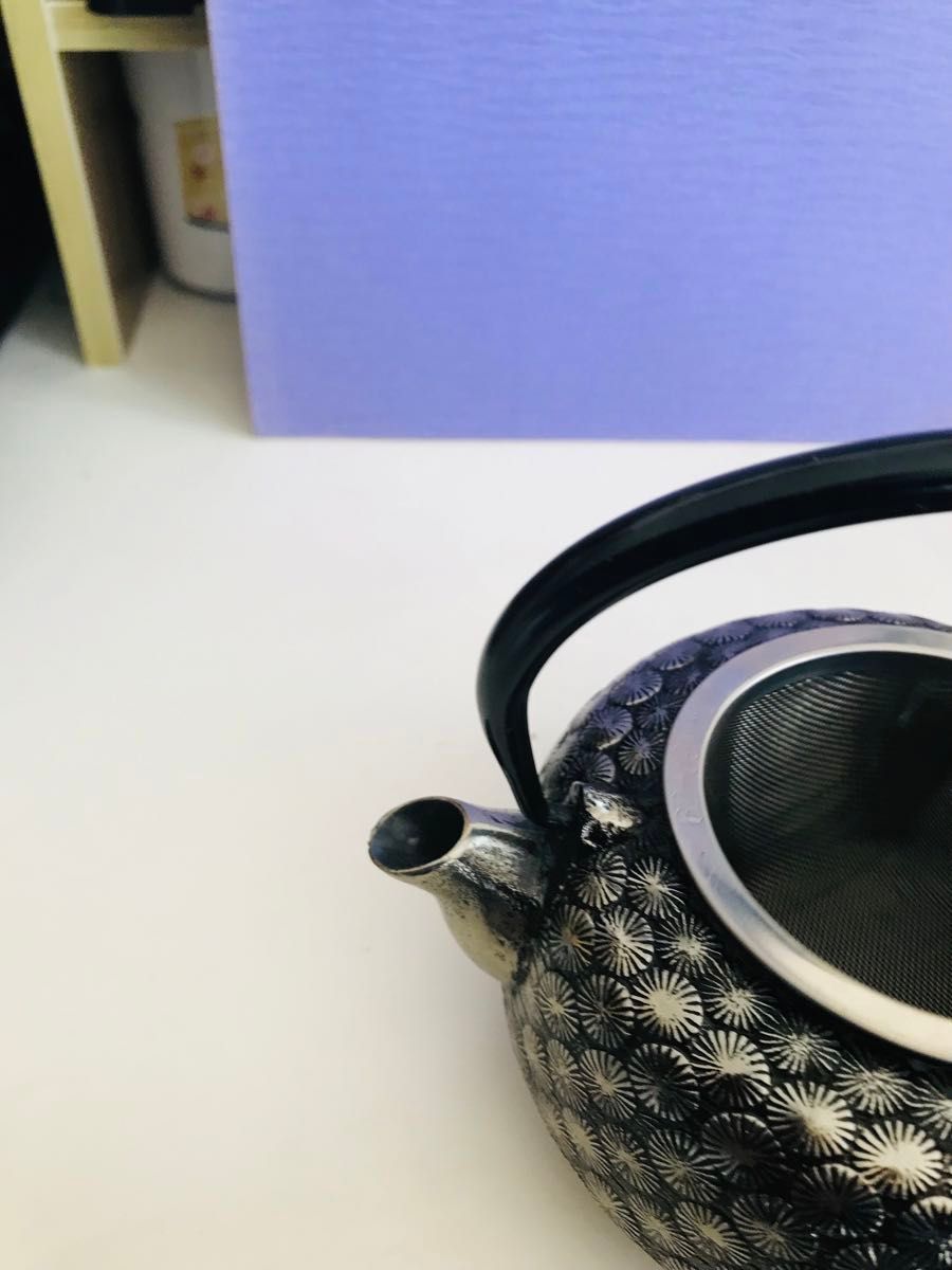 南部鉄器 鉄瓶 茶器 金属工芸 岩鋳　金秀堂 砂鉄　銀松紋