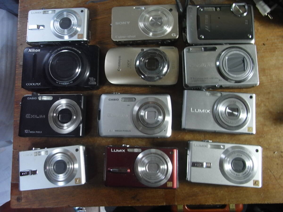 コンパクトデジタルカメラ　16台　ニコン、キャノン、ルミックス、ソニー等