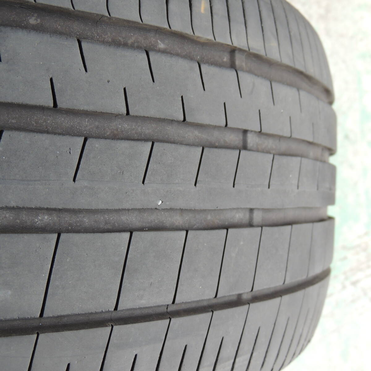 中古4本 225/55R18 98V ダンロップ ビューロ VE304 吸音スポンジ入りタイヤ 日本製 パンク無し ビード破れ無し 2020年製 7分山程度_画像10