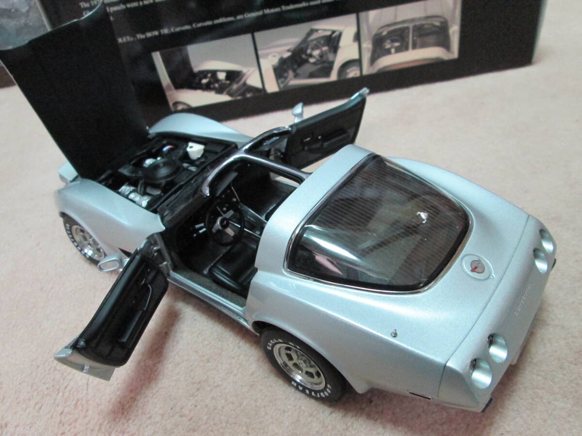 1/18 「CHEVROLET CORVETTE C３型」1978年！！ 「AUTOart Classic Collection」 の画像8