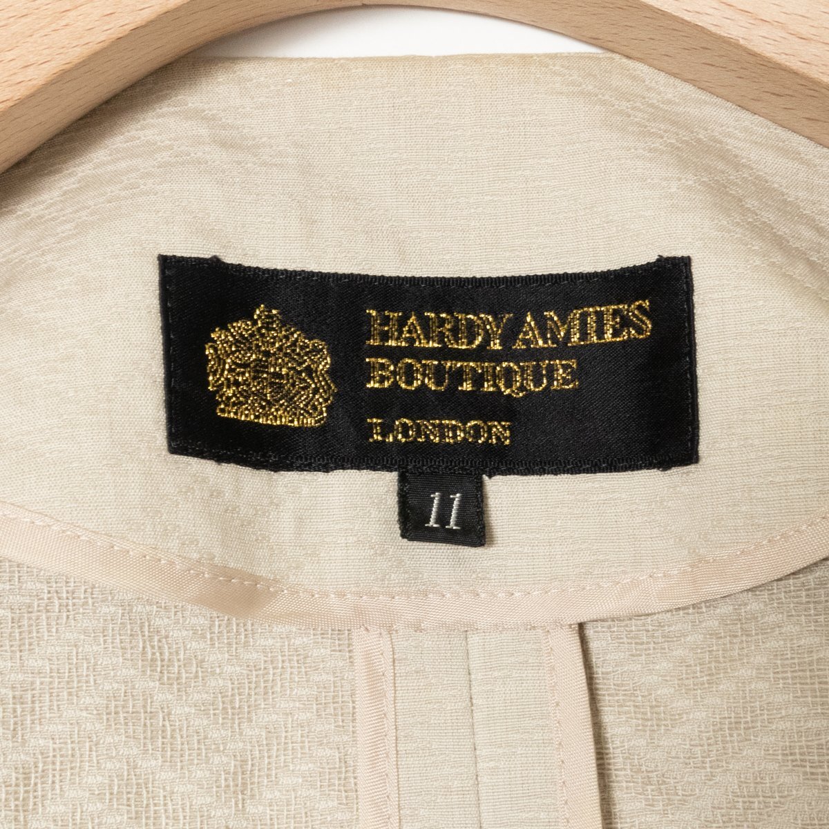 HARDY AMIES BOUTIQUE セットアップ ハーディエイミス 五分袖ジャケット ひざ下スカート グレージュ系 上品 ビジュー 刺繍 綿100％ 11/13_画像3