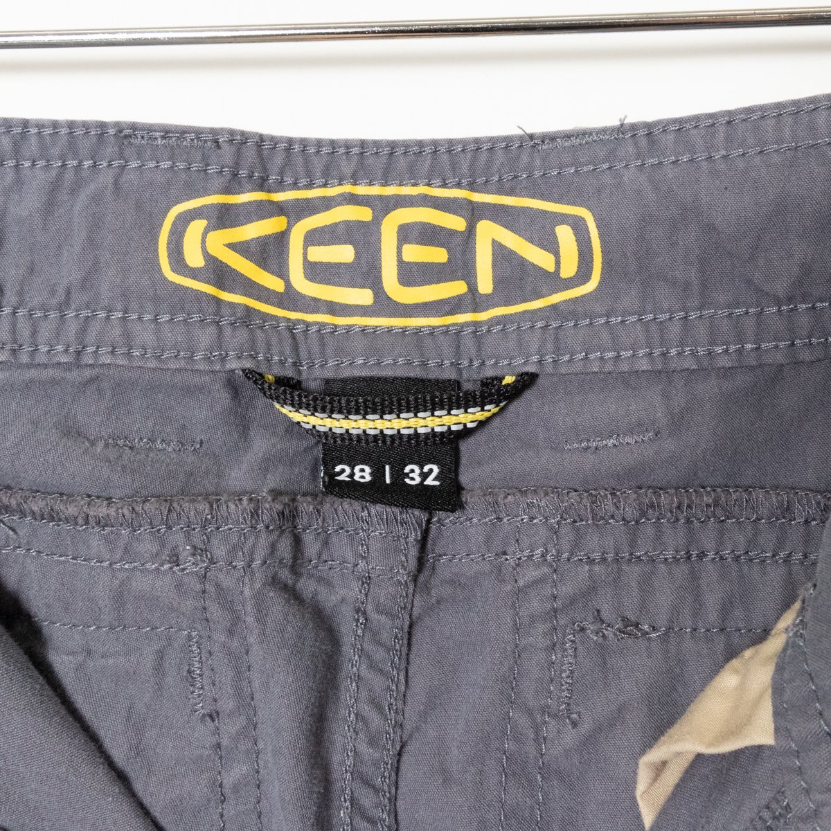 KEEN キーン ワークパンツ カーゴパンツ ボトムス カジュアル シンプル グレー系 アウトドア 刺繍ロゴ 着まわし コットン75％ 綿混 28/32_画像7