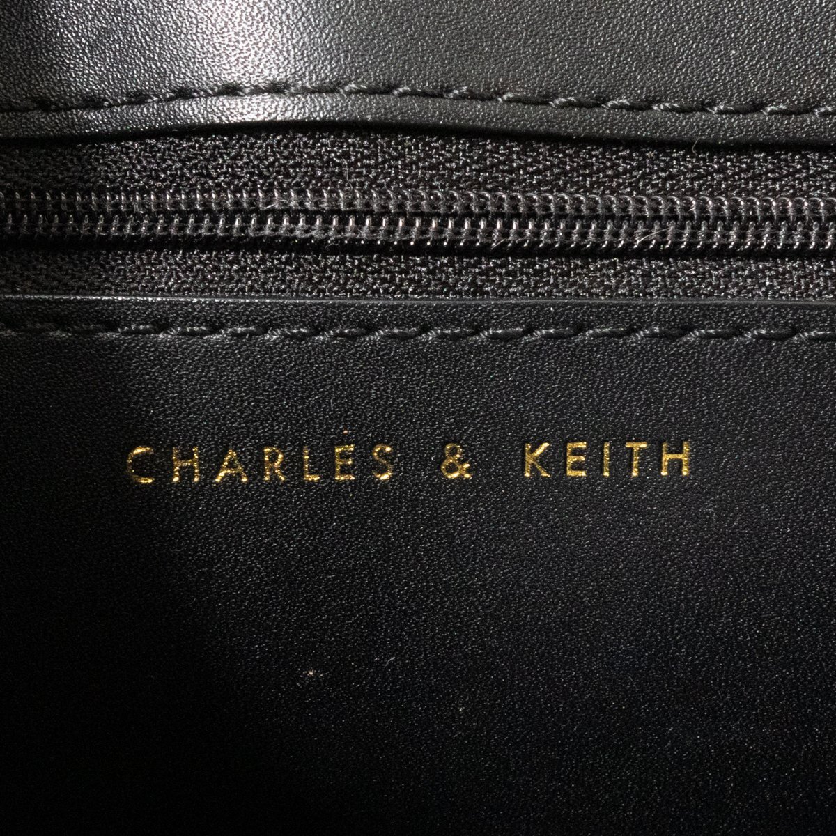 CHARLES ＆ KEITH チャールズアンドキース ストーンエンベリッシュド ハンドルバッグ ショルダーバッグ ハンドバッグ ブラック 合成皮革_画像7