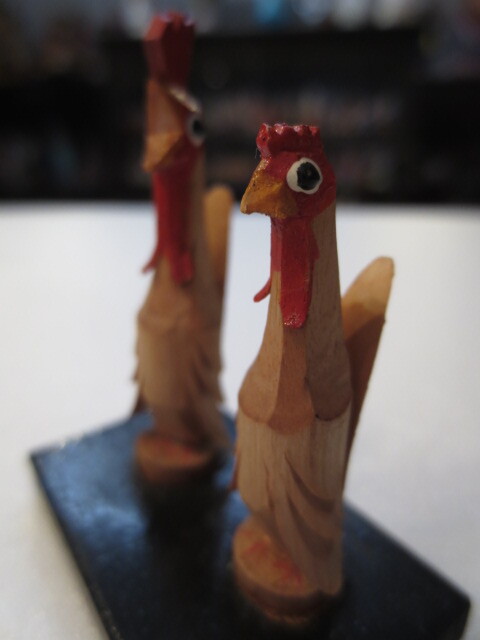 【壽】古作　木彫人形　夫婦鶏　削りかけ　民芸品　木工玩具_画像3
