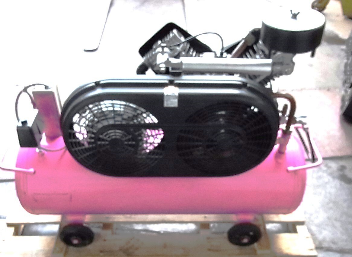 まアネストイワタ 静音レシプロコンプレッサーL22P-10③ 塗装・自動車・バイク整備　趣味のガレージライフ　最適_画像4