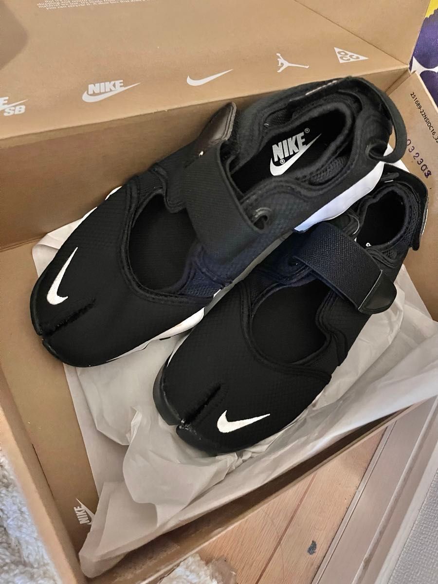 新品 NIKE ナイキ レディース エアリフト 24 黒 スニーカー 新品 NIKE ナイキ レディース エアリフト 24 黒 スニーカー