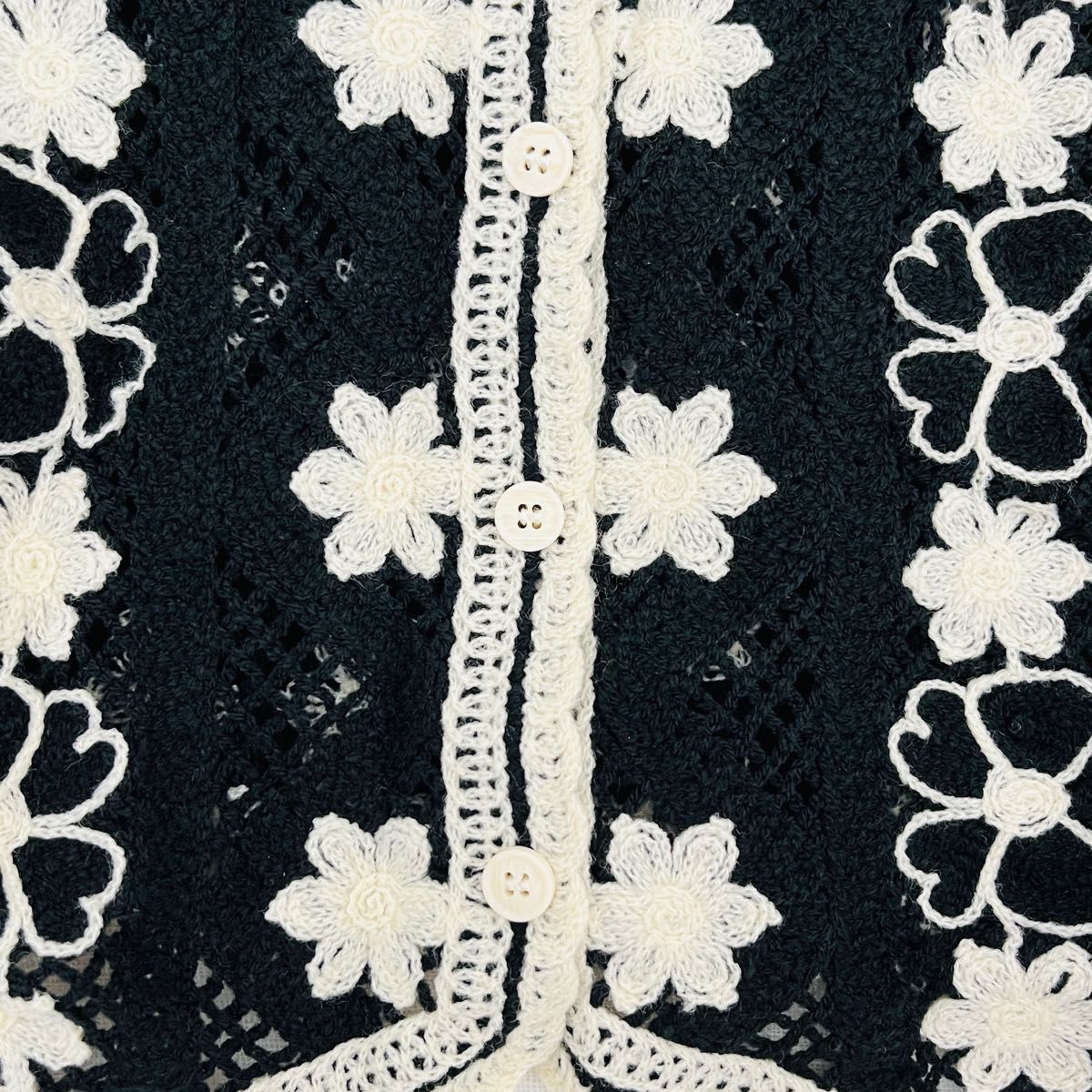ジレ　ベスト　クロシェ かぎ針編み シフォンブラウス　春　シースルー　リボン柄　刺繍　ドッキング　パフスリーブ　白　黒　新品未使用