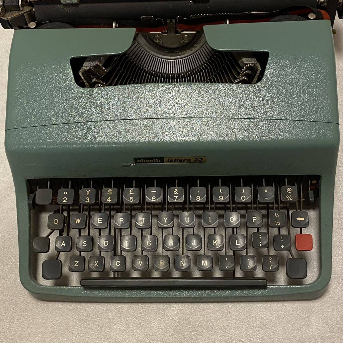 【EW240129】 オリベッティ タイプライター アンティーク olivetti lettera 32 スペイン製の画像3