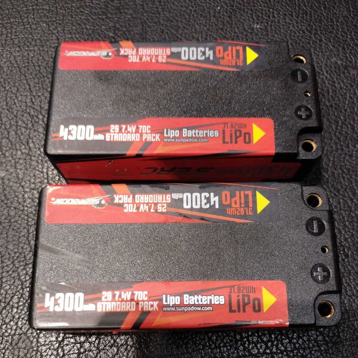 サンパドゥSUNPADOW 2S 7.4V ショートリポ　　LiPoバッテリーリチウム電池 2S 4300mah ハードケース 4mmジャックプラグ_画像1