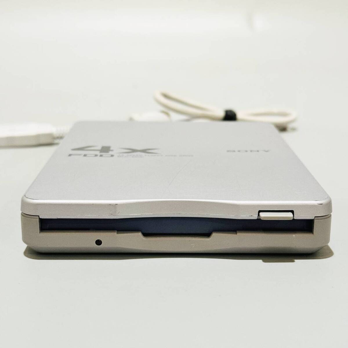 甲HK9884　クリーニング済　動作未確認　ソニ―　SONY　USB外付け　フロッピーディスクドライブ　MFD-40UC　Floppy Disk Drive 4X FDD_画像3