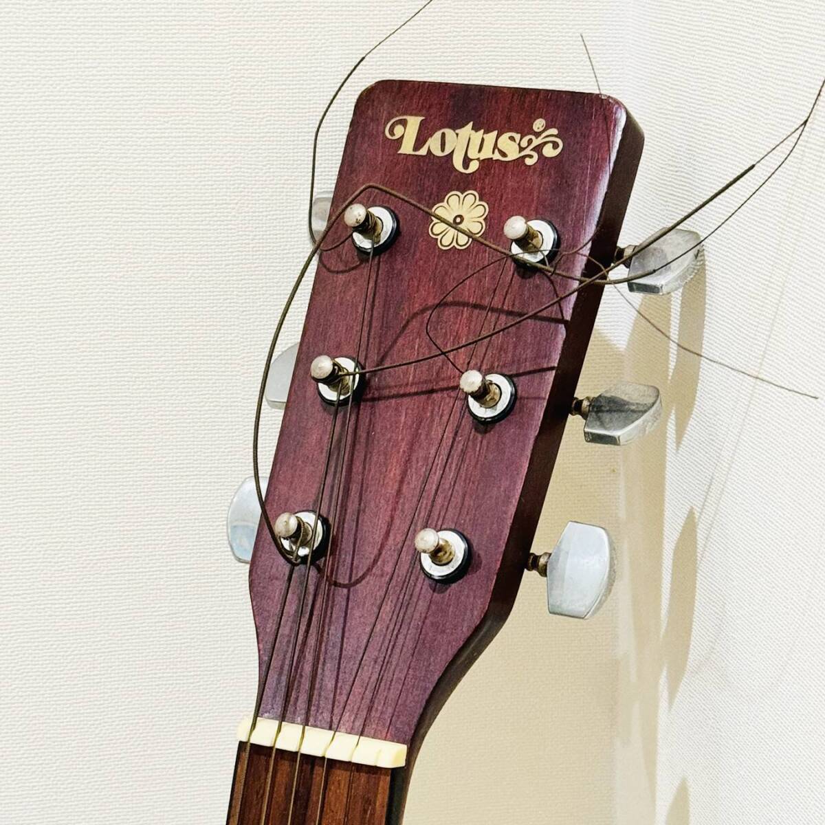 甲YZ4373　クリーニング済　弦張替推奨　モデル名不明　ロータス　Lotus　アコースティックギター　クラシックギター　本体のみ　弦楽器_画像2