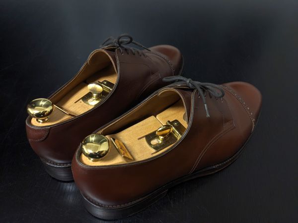 極美品 使用回数少 クロケット＆ジョーンズ 8.5E CROCKETT&JONES 「SANDOWN」 ストレートチップ ドレスシューズ 濃茶 8309_画像10