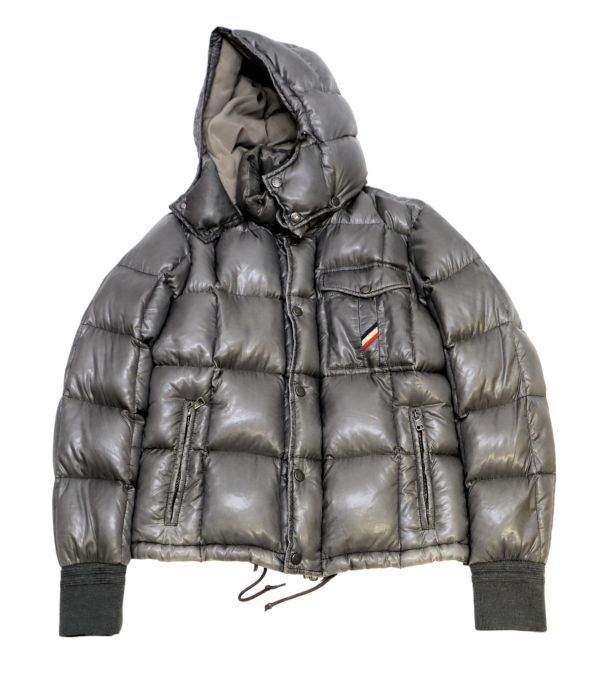 国内正規品 MONCLER NIVELLE GIUBBOTTO トリコロール刺ロゴ メンズ ダウンジャケット モンクレール フード付 DOWN JACKET グレー 2 JK-39_画像2