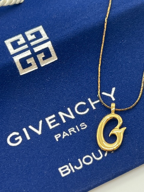 K938【人気ブランド】 GIVENCHY ジバンシィ ネックレス ゴールド Gロゴ 箱 保存袋付 アクセサリー チェーン 約40cm ニューヨーク ■の画像1