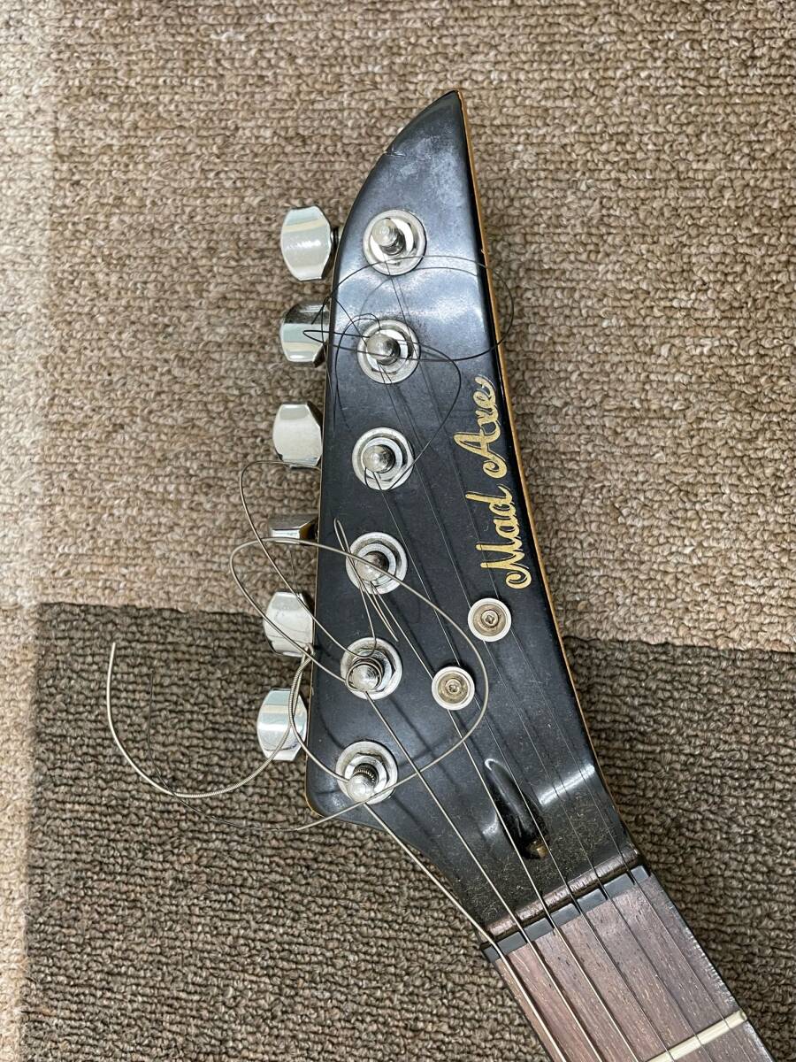 S4341 Mad Axe マッド アックス エレキギター 専用レザーケース付き ブラックカラー 黒色 楽器 弦楽器 6弦 ギター本体の画像5