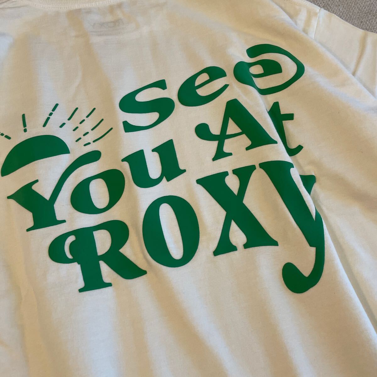 ROXY Tシャツ　バックプリント　ロキシー　レディースMサイズ　ビッグシルエット　白　美品　半袖　カットソー　大人可愛い　ロゴ_画像3